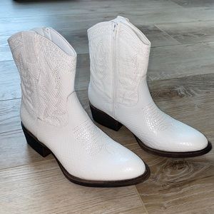 NWOT Coconuts by Matisse White Pistol Cowboy Boots 8